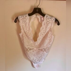 💕Victoria’s Secret Elegant Lace Thong Bodysuit💕 NWOT